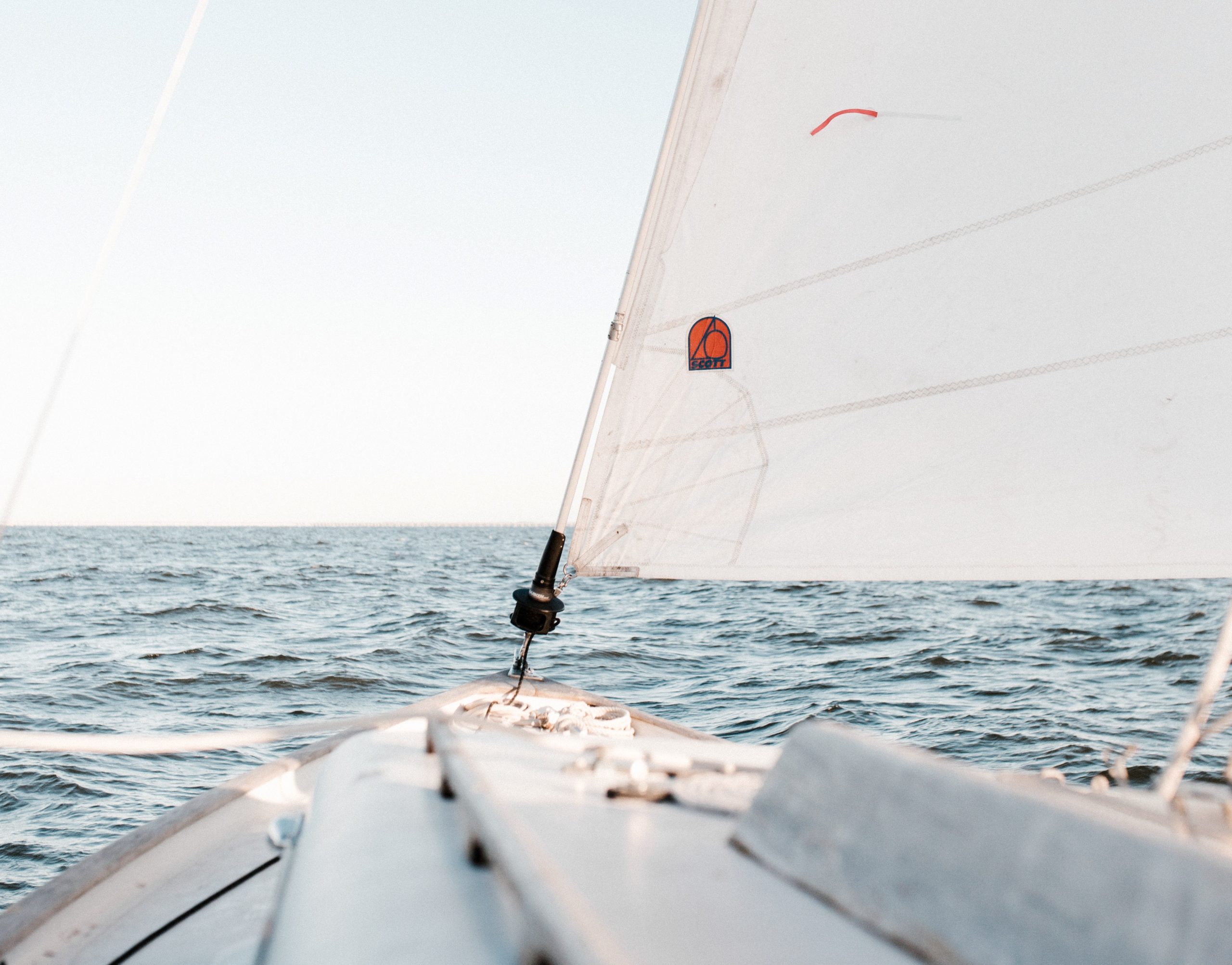 Comment installer un enrouleur de foc sur un bateau ?