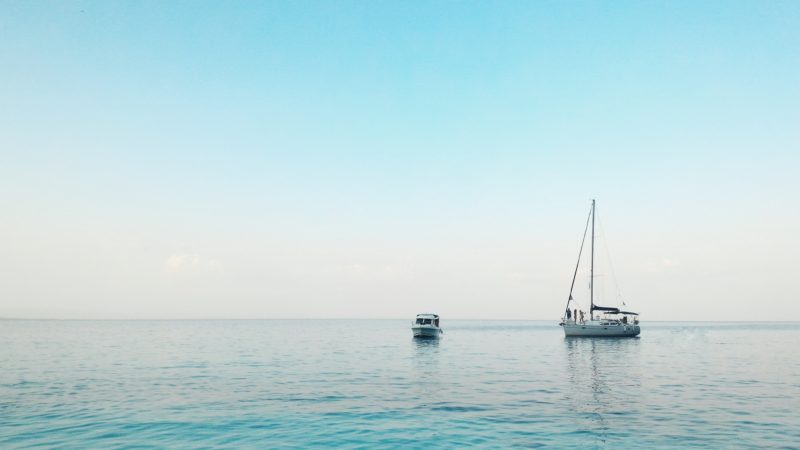 Comment utiliser un guindeau électrique sur un bateau ?