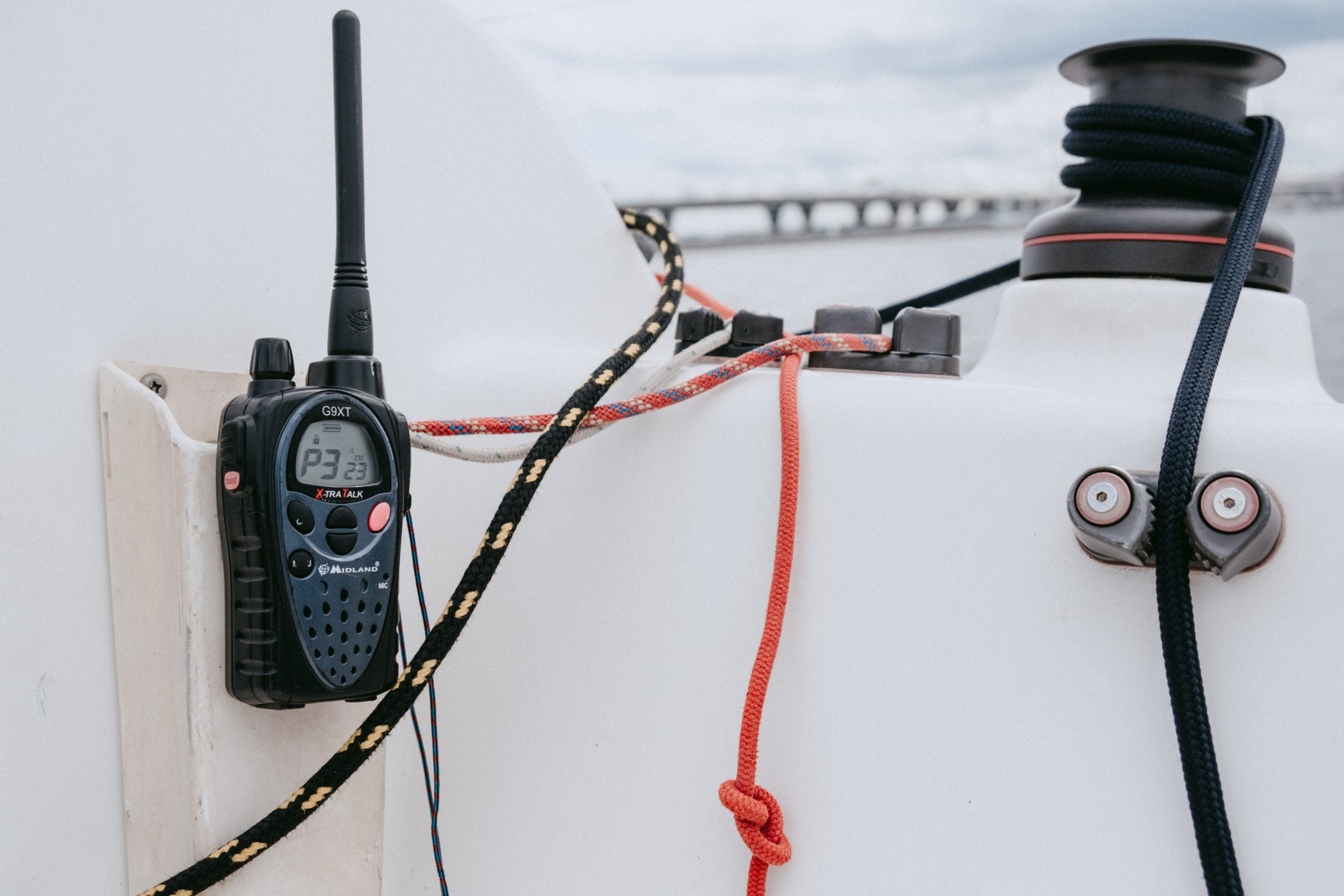 Comment changer un taquet coinceur sur un bateau?