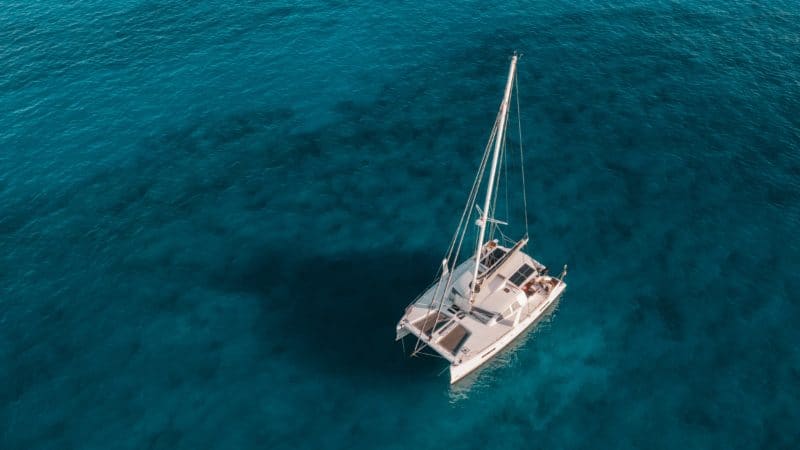 Comment monter un guindeau électrique sur un bateau ?