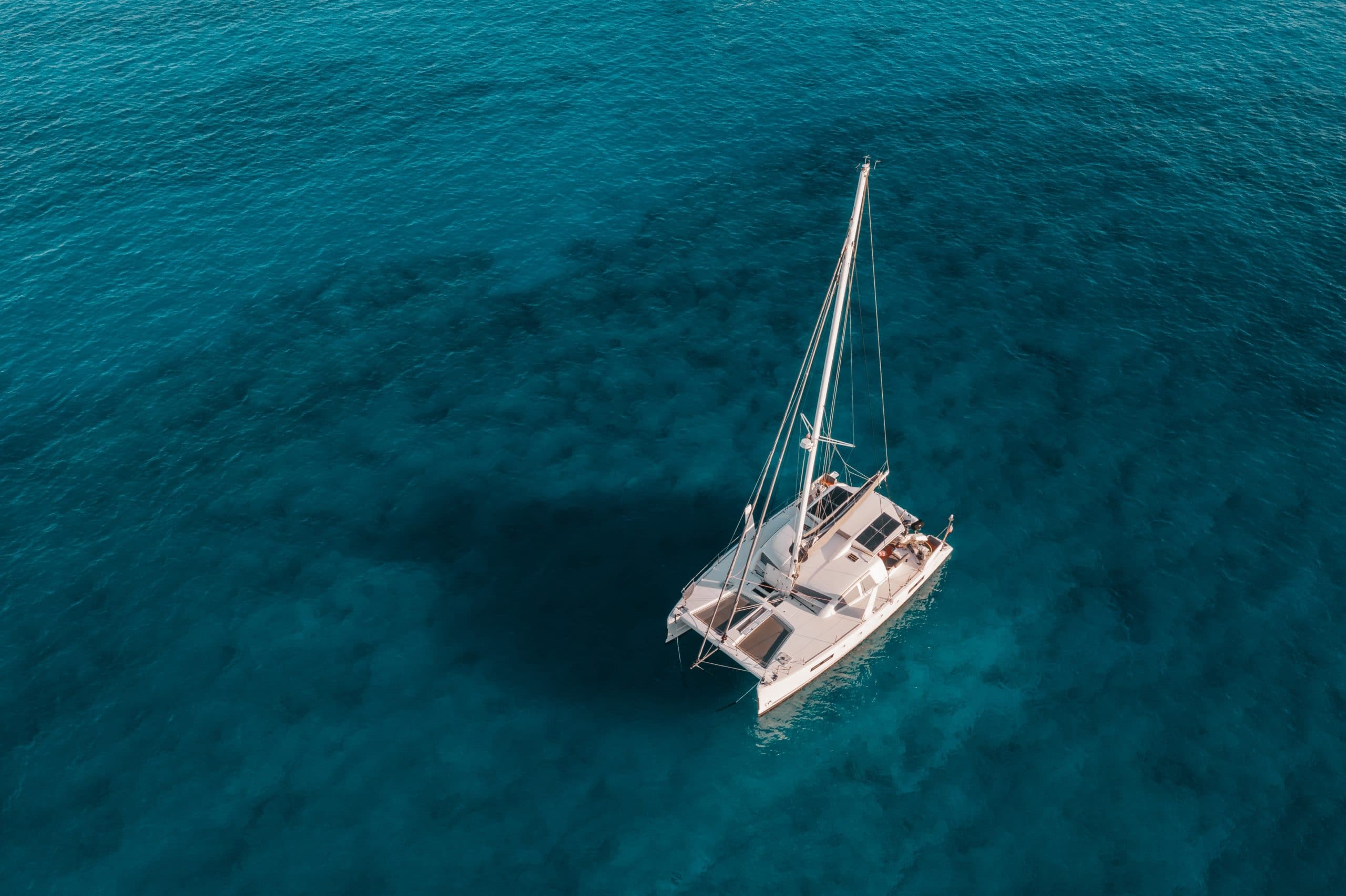 Comment monter un guindeau électrique sur un bateau ?