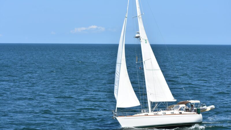 Comment nettoyer un bimini, taud ou capote de roof ?