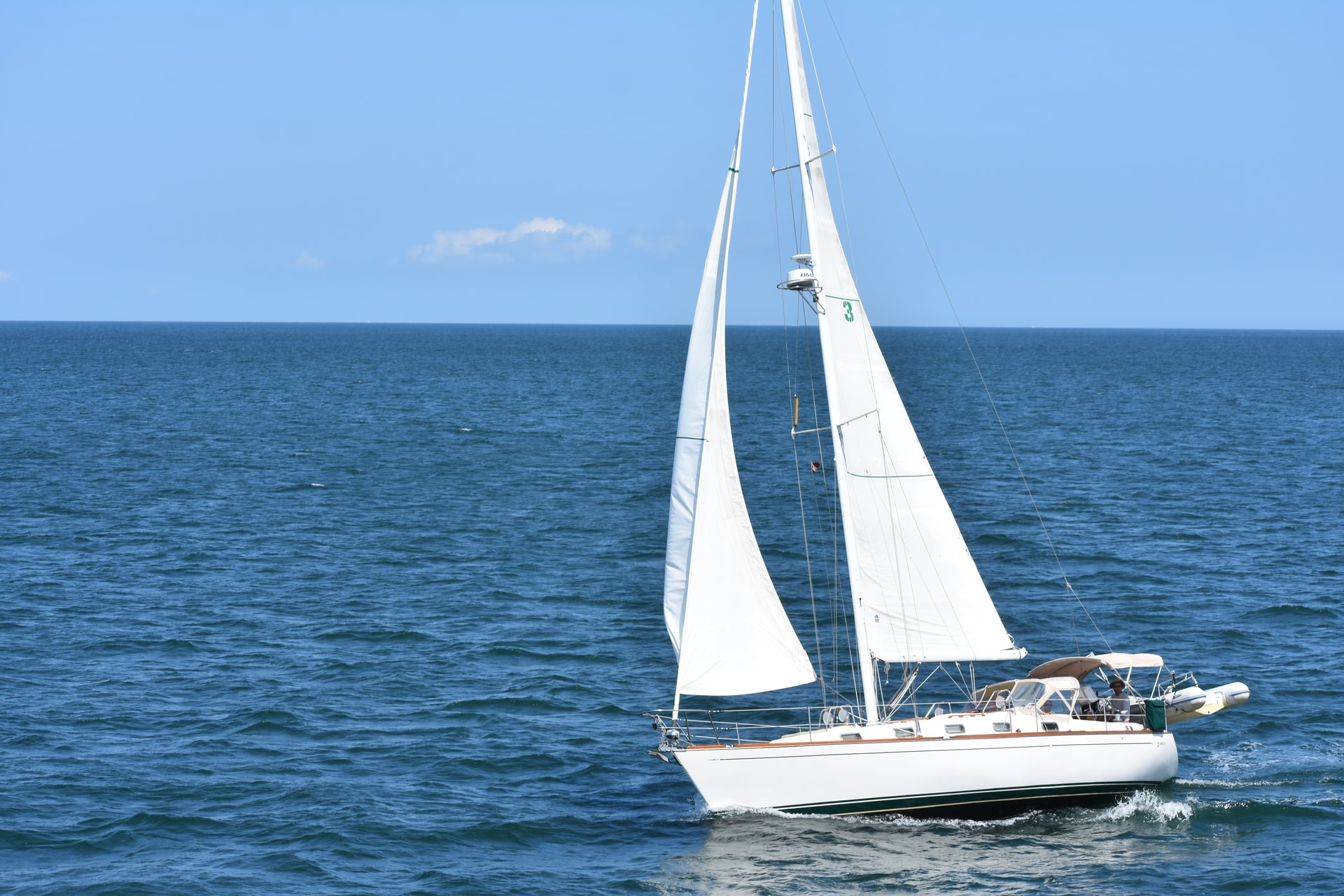 Comment nettoyer un bimini, taud ou capote de roof ?