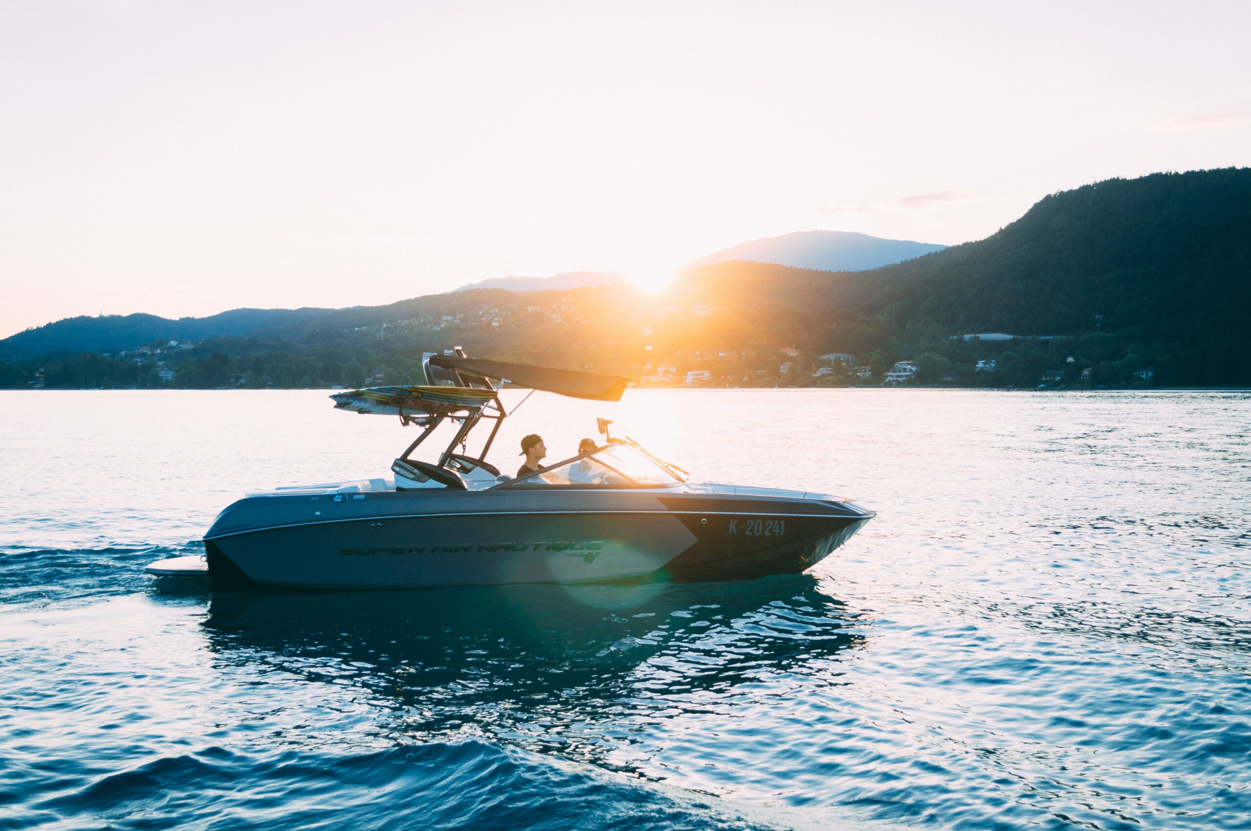 Comment réparer un moteur de bateau qui cale au ralenti